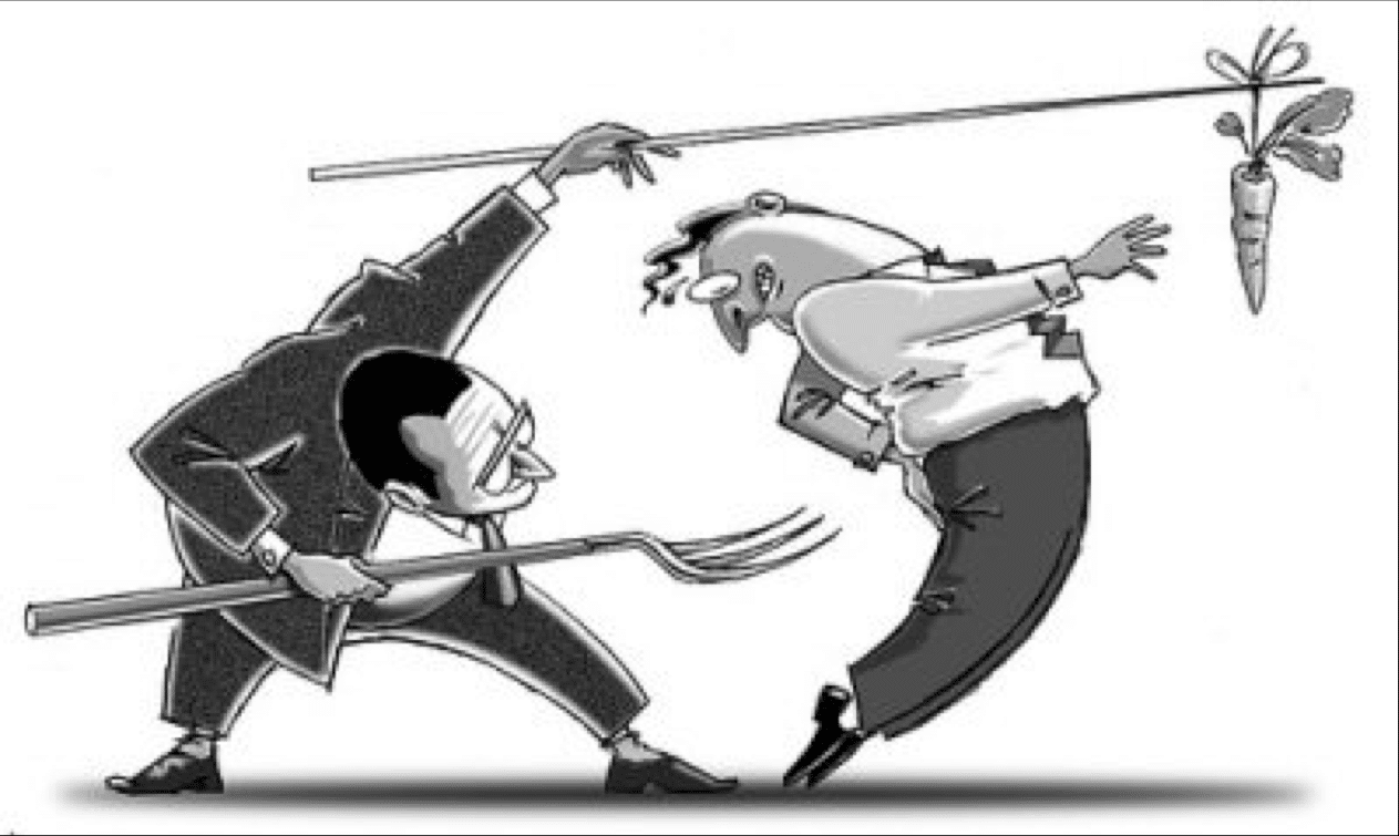 Viñeta de la zanahoria y el palo: un hombre empuja a otro con una horca mientras le cuelga una zanahoria delante